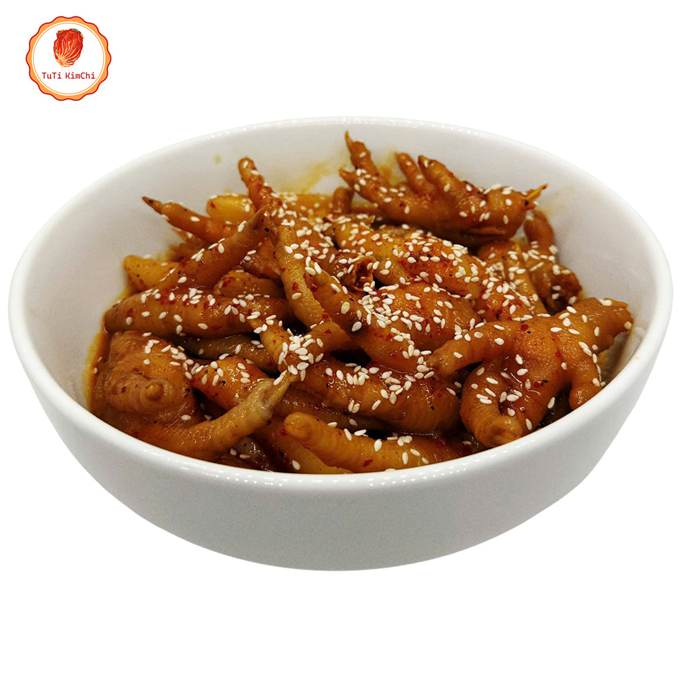 Spicy stir-fried chicken feet, and Tteokbokki