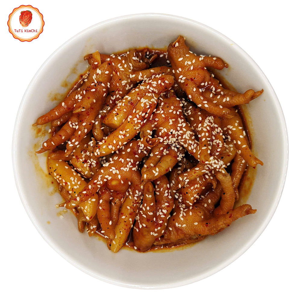 Spicy stir-fried chicken feet, and Tteokbokki
